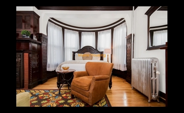 Studio Apartment: 131 State St. Apt 10 Portland, ME