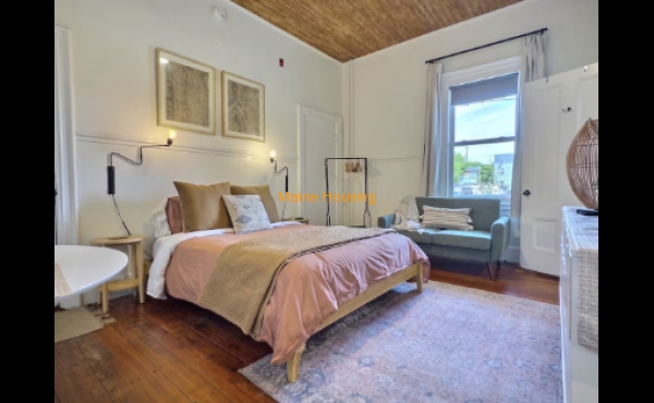 Studio Apartment: 306 Congress St. Apt A Portland, ME 