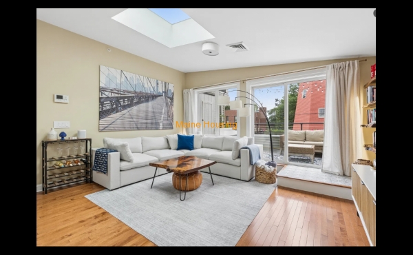 Two Bedroom Apartment: 137 Congress Apt #2 Portland, ME 