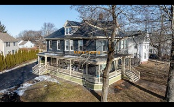 Room Available in Shared House: 735 Washington Ave Portland Maine