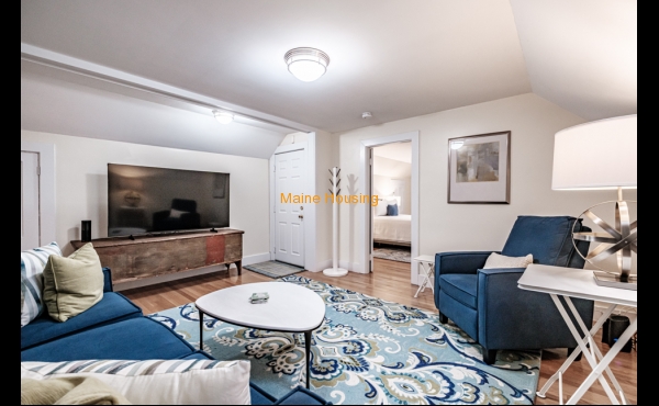 One Bedroom Apartment: 231 Cumberland Ave Unit 5, Portland